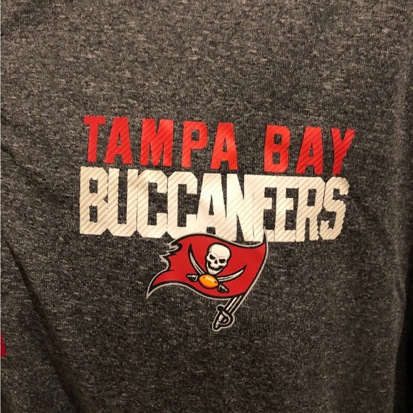Tampa Bay Buccaneers Bucs NFL L LARGE L/S 1/4 Zip Pullover Performance Shirt NWT - Picture 2 of 6